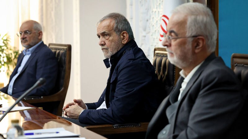 پزشکیان: باید مصرف را با راهکارهای خلاقانه مدیریت کرد پزشکیان: باید مصرف را با راهکارهای خلاقانه مدیریت کرد