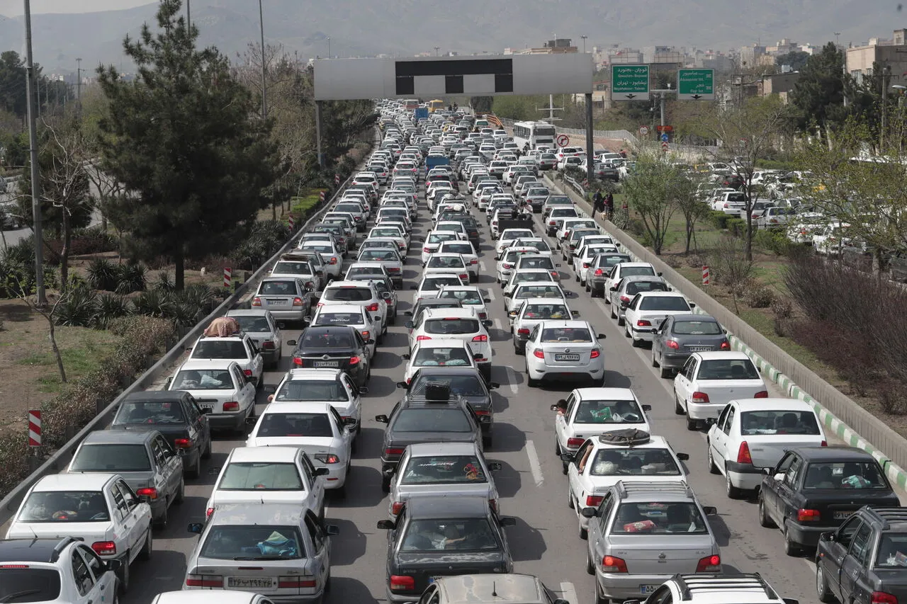 افزایش ترافیک محورهای منتهی به مشهد در روز خاکسپاری رهبر شهید افزایش ترافیک محورهای منتهی به مشهد در روز خاکسپاری رهبر شهید