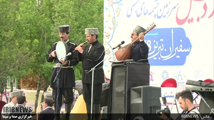 مراسم استقبال از کاروان سفیران تبریز 2018 در اردبیل در محل ورودی مجموعه تفریحی شورابیل