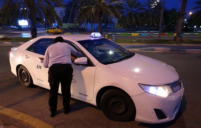 پویش مقابله با ویروس کرونا و توزیع ژل ضد عفونی در کیش- عكس: حسين تهوري